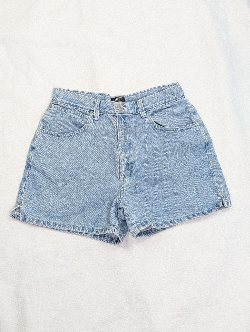Vintage Y2K The Blues blue denim shorts Size 6 Small light wash high waisted 26